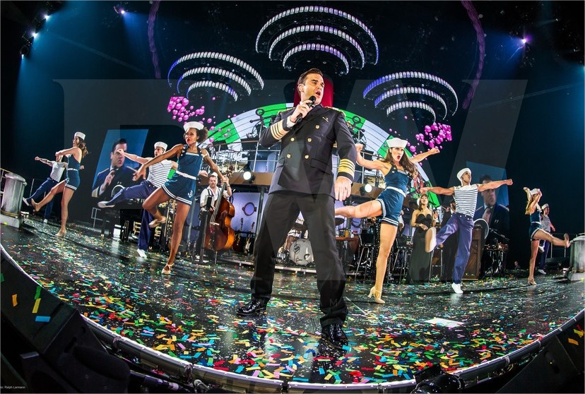 Robbie Williams - Swings Both Ways Tour